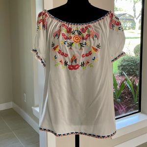 Solitaire embroidered shirt size L of the shoulder